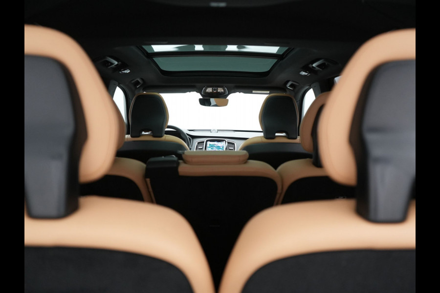 Volvo XC90 T8 Recharge AWD Ultimate Bright 7 Persoons LONG RANGE PHEV 455pk Dealer O.H. | Trekhaak Af Fabriek | Panodak | Head Up | Adaptive Cruise | 360 Camera | Bowers & Wilkins | Lederen Sportstoelen Massage & Memory & Ventilatie | Google Assistent | Stoelen & Stuur Verwarmd  | Keyless | Blis | Plug In Hybrid |