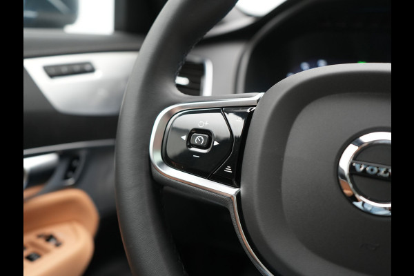 Volvo XC90 T8 Recharge AWD Ultimate Bright 7 Persoons LONG RANGE PHEV 455pk Dealer O.H. | Trekhaak Af Fabriek | Panodak | Head Up | Adaptive Cruise | 360 Camera | Bowers & Wilkins | Lederen Sportstoelen Massage & Memory & Ventilatie | Google Assistent | Stoelen & Stuur Verwarmd  | Keyless | Blis | Plug In Hybrid |