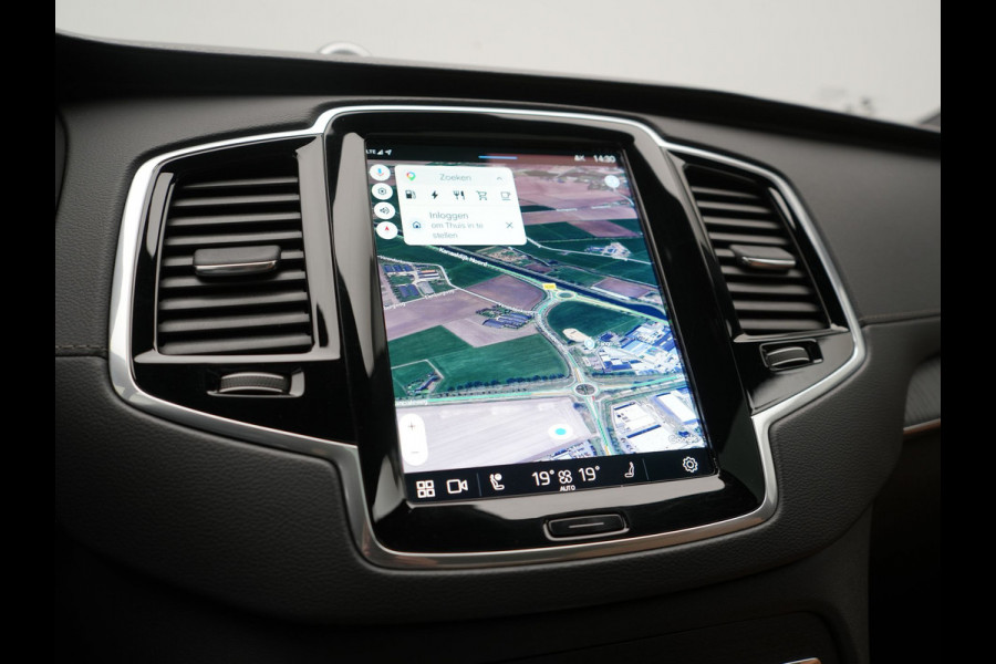 Volvo XC90 T8 Recharge AWD Ultimate Bright 7 Persoons LONG RANGE PHEV 455pk Dealer O.H. | Trekhaak Af Fabriek | Panodak | Head Up | Adaptive Cruise | 360 Camera | Bowers & Wilkins | Lederen Sportstoelen Massage & Memory & Ventilatie | Google Assistent | Stoelen & Stuur Verwarmd  | Keyless | Blis | Plug In Hybrid |