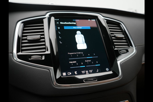 Volvo XC90 T8 Recharge AWD Ultimate Bright 7 Persoons LONG RANGE PHEV 455pk Dealer O.H. | Trekhaak Af Fabriek | Panodak | Head Up | Adaptive Cruise | 360 Camera | Bowers & Wilkins | Lederen Sportstoelen Massage & Memory & Ventilatie | Google Assistent | Stoelen & Stuur Verwarmd  | Keyless | Blis | Plug In Hybrid |