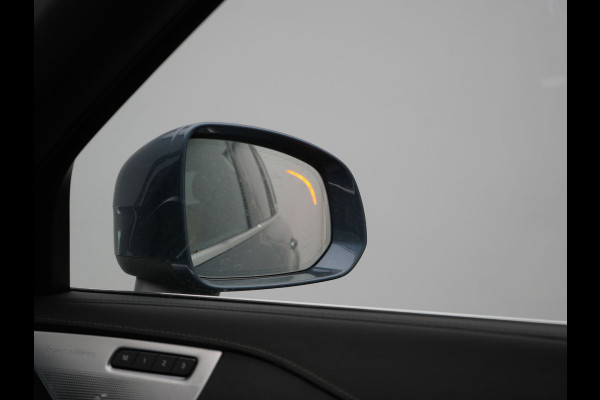 Volvo XC90 T8 Recharge AWD Ultimate Bright 7 Persoons LONG RANGE PHEV 455pk Dealer O.H. | Trekhaak Af Fabriek | Panodak | Head Up | Adaptive Cruise | 360 Camera | Bowers & Wilkins | Lederen Sportstoelen Massage & Memory & Ventilatie | Google Assistent | Stoelen & Stuur Verwarmd  | Keyless | Blis | Plug In Hybrid |