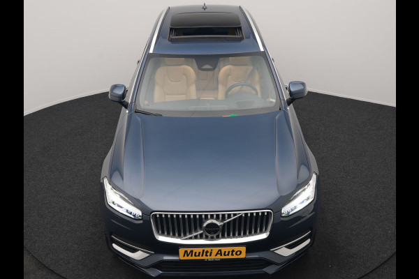 Volvo XC90 T8 Recharge AWD Ultimate Bright 7 Persoons LONG RANGE PHEV 455pk Dealer O.H. | Trekhaak Af Fabriek | Panodak | Head Up | Adaptive Cruise | 360 Camera | Bowers & Wilkins | Lederen Sportstoelen Massage & Memory & Ventilatie | Google Assistent | Stoelen & Stuur Verwarmd  | Keyless | Blis | Plug In Hybrid |