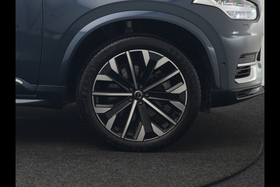 Volvo XC90 T8 Recharge AWD Ultimate Bright 7 Persoons LONG RANGE PHEV 455pk Dealer O.H. | Trekhaak Af Fabriek | Panodak | Head Up | Adaptive Cruise | 360 Camera | Bowers & Wilkins | Lederen Sportstoelen Massage & Memory & Ventilatie | Google Assistent | Stoelen & Stuur Verwarmd  | Keyless | Blis | Plug In Hybrid |