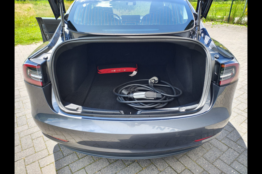 Tesla Model 3 Long Range AWD 75kWh 19"Lmv Autopilot Panoramadak Navi Ecc Camera's Adap.Cruise Leder Keyless Elek.Stoelen+Memory+Verwarmd Audiosysteem premium 4WD Spraakbediening Origineel Nederlandse Auto