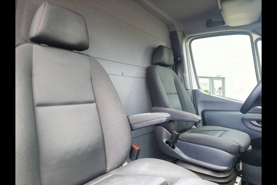 Mercedes-Benz Sprinter 516 BAKWAGEN LAADKLEP AUTOMAAT M-BUX CRUISE