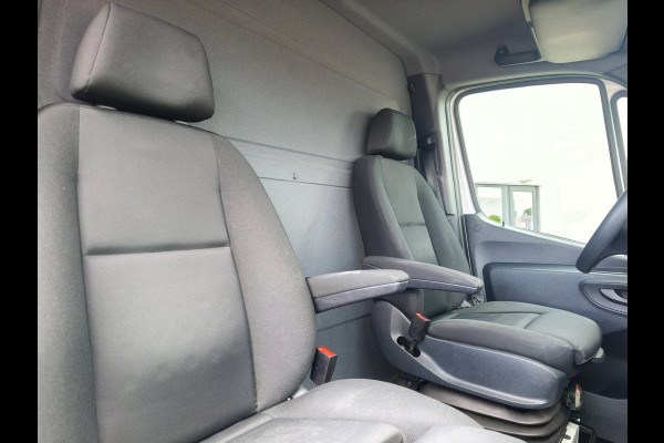 Mercedes-Benz Sprinter 516 BAKWAGEN LAADKLEP AUTOMAAT M-BUX CRUISE