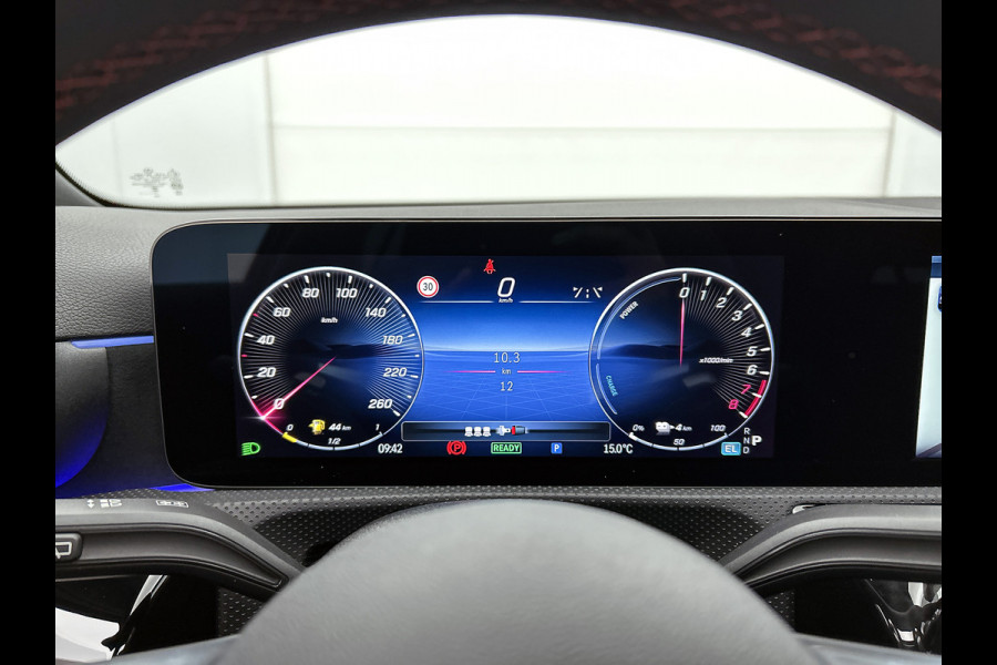 Mercedes-Benz A-Klasse 250 e Business Solution AMG | Nightpakket | Advanced sound system | Dodehoekassistent | Panoramaschuifdak | Smartphone-integratie | |