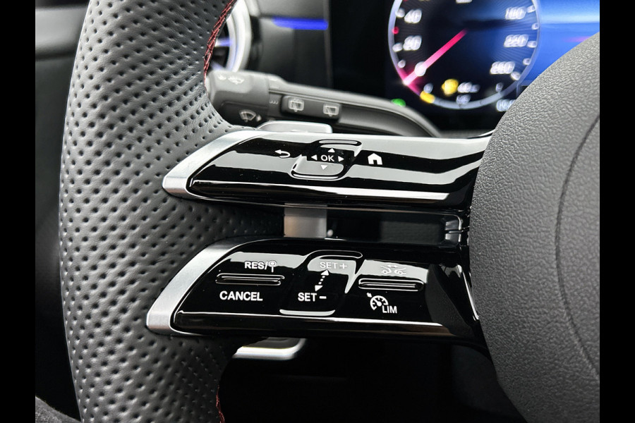 Mercedes-Benz A-Klasse 250 e Business Solution AMG | Nightpakket | Advanced sound system | Dodehoekassistent | Panoramaschuifdak | Smartphone-integratie | |