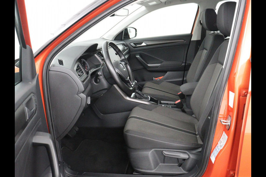 Volkswagen T-Roc 1.5 TSI Style Business | Trekhaak | Stoelverwarming | Camera | Carplay | Adaptive cruise | Navigatie | Parkeerhulp | DAB | Bluetooth | Climate control