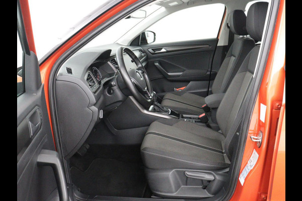 Volkswagen T-Roc 1.5 TSI Style Business | Trekhaak | Stoelverwarming | Camera | Carplay | Adaptive cruise | Navigatie | Parkeerhulp | DAB | Bluetooth | Climate control