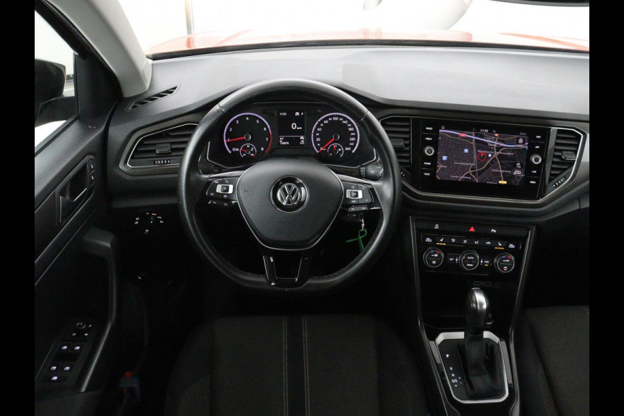 Volkswagen T-Roc 1.5 TSI Style Business | Trekhaak | Stoelverwarming | Camera | Carplay | Adaptive cruise | Navigatie | Parkeerhulp | DAB | Bluetooth | Climate control