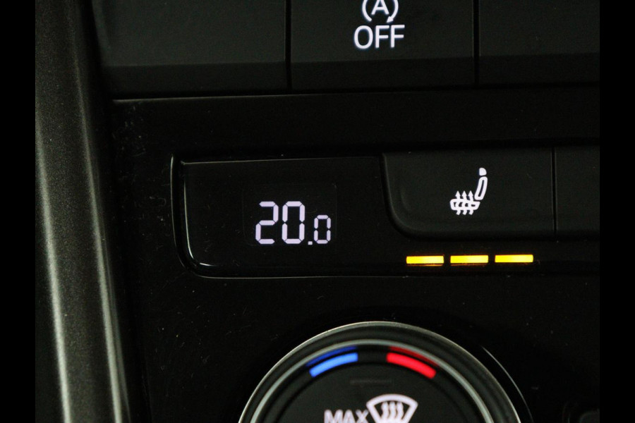 Volkswagen T-Roc 1.5 TSI Style Business | Trekhaak | Stoelverwarming | Camera | Carplay | Adaptive cruise | Navigatie | Parkeerhulp | DAB | Bluetooth | Climate control