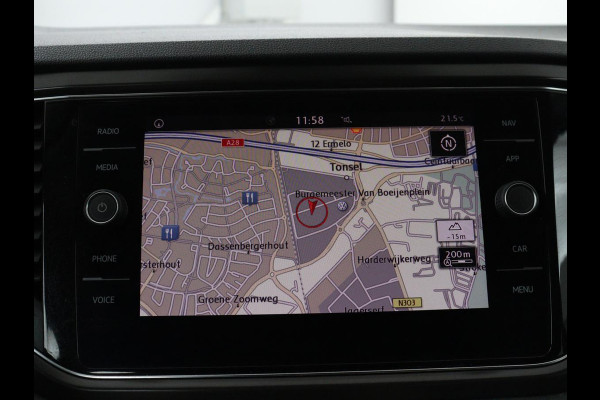 Volkswagen T-Roc 1.5 TSI Style Business | Trekhaak | Stoelverwarming | Camera | Carplay | Adaptive cruise | Navigatie | Parkeerhulp | DAB | Bluetooth | Climate control