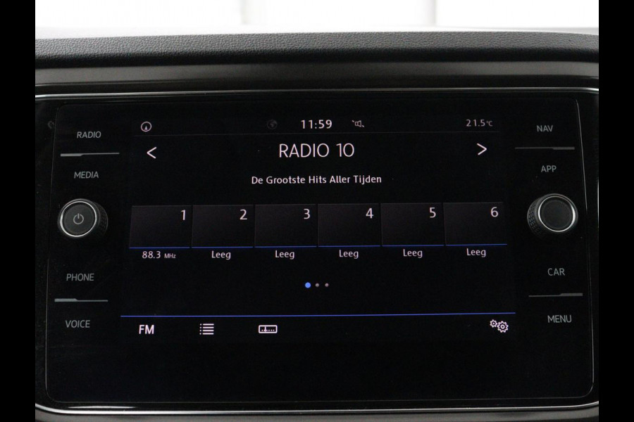 Volkswagen T-Roc 1.5 TSI Style Business | Trekhaak | Stoelverwarming | Camera | Carplay | Adaptive cruise | Navigatie | Parkeerhulp | DAB | Bluetooth | Climate control