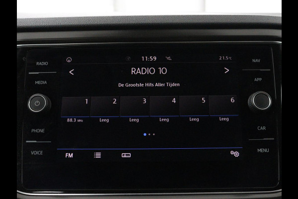 Volkswagen T-Roc 1.5 TSI Style Business | Trekhaak | Stoelverwarming | Camera | Carplay | Adaptive cruise | Navigatie | Parkeerhulp | DAB | Bluetooth | Climate control
