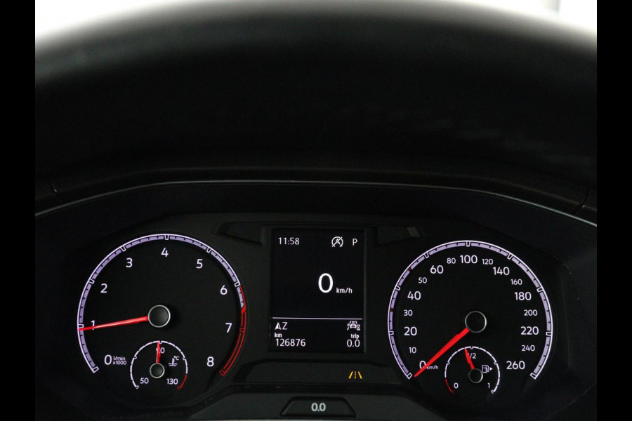 Volkswagen T-Roc 1.5 TSI Style Business | Trekhaak | Stoelverwarming | Camera | Carplay | Adaptive cruise | Navigatie | Parkeerhulp | DAB | Bluetooth | Climate control