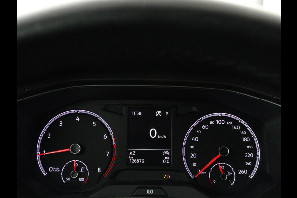 Volkswagen T-Roc 1.5 TSI Style Business | Trekhaak | Stoelverwarming | Camera | Carplay | Adaptive cruise | Navigatie | Parkeerhulp | DAB | Bluetooth | Climate control