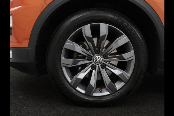 Volkswagen T-Roc 1.5 TSI Style Business | Trekhaak | Stoelverwarming | Camera | Carplay | Adaptive cruise | Navigatie | Parkeerhulp | DAB | Bluetooth | Climate control