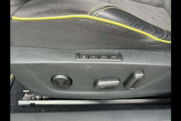 Škoda ENYAQ Coupé iV 80 RS SOH 89% |ELEK. ACHTERKLEP| PANO| ELEK. STOEL MET MEMORY| NET ONDERHOUD GEHAD RIJKLAAR| RS KUIPSTOELEN| DODE HOEK SENSOR| CAMERA| STOEL + STUURVERWARMING|