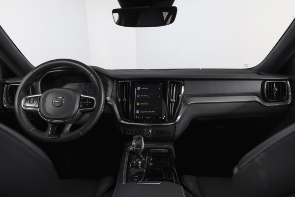Volvo V60 2.0 T6 Plug-in hybrid AWD Ultra Dark | S/K-Panodak | Dig. Cockpit | Adapt. Cruise | Stoel-+Stuurverw. | PDC | 360 Camera | NAV + App. Connect | ECC | Elek. Klep | LM 19" | 8823