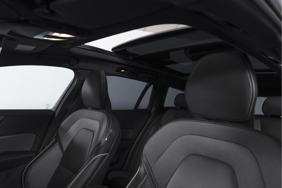 Volvo V60 2.0 T6 Plug-in hybrid AWD Ultra Dark | S/K-Panodak | Dig. Cockpit | Adapt. Cruise | Stoel-+Stuurverw. | PDC | 360 Camera | NAV + App. Connect | ECC | Elek. Klep | LM 19" | 8823