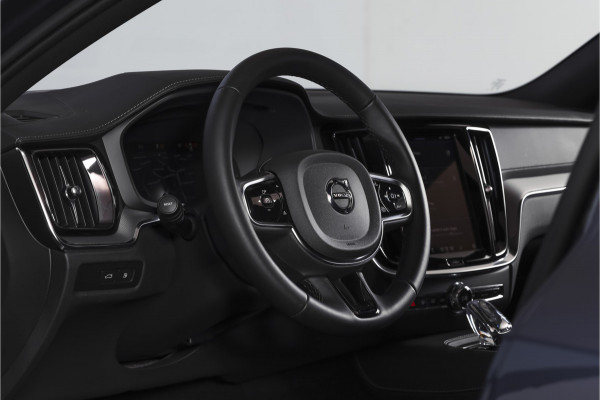 Volvo V60 2.0 T6 Plug-in hybrid AWD Ultra Dark | S/K-Panodak | Dig. Cockpit | Adapt. Cruise | Stoel-+Stuurverw. | PDC | 360 Camera | NAV + App. Connect | ECC | Elek. Klep | LM 19" | 8823