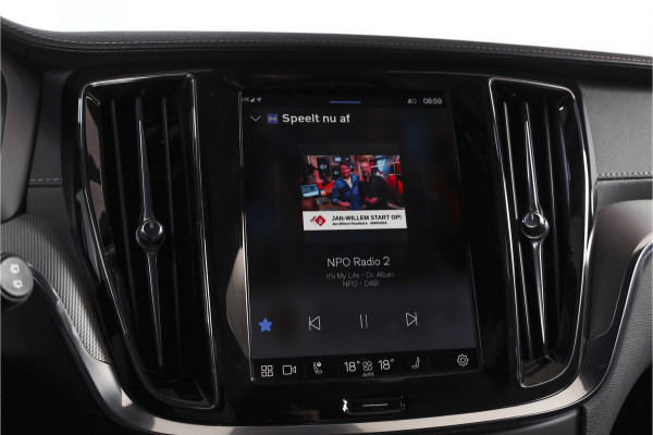 Volvo V60 2.0 T6 Plug-in hybrid AWD Ultra Dark | S/K-Panodak | Dig. Cockpit | Adapt. Cruise | Stoel-+Stuurverw. | PDC | 360 Camera | NAV + App. Connect | ECC | Elek. Klep | LM 19" | 8823