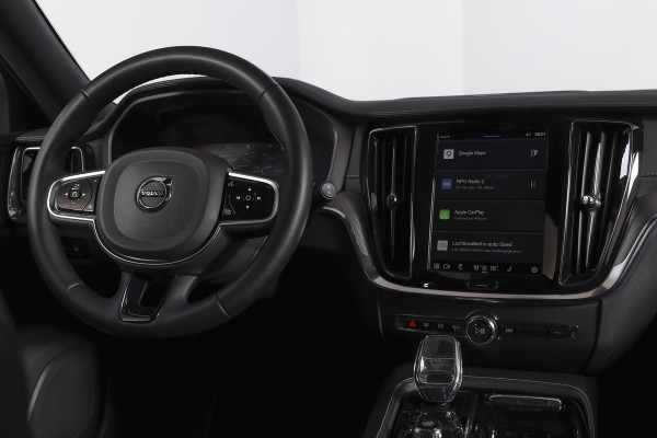 Volvo V60 2.0 T6 Plug-in hybrid AWD Ultra Dark | S/K-Panodak | Dig. Cockpit | Adapt. Cruise | Stoel-+Stuurverw. | PDC | 360 Camera | NAV + App. Connect | ECC | Elek. Klep | LM 19" | 8823