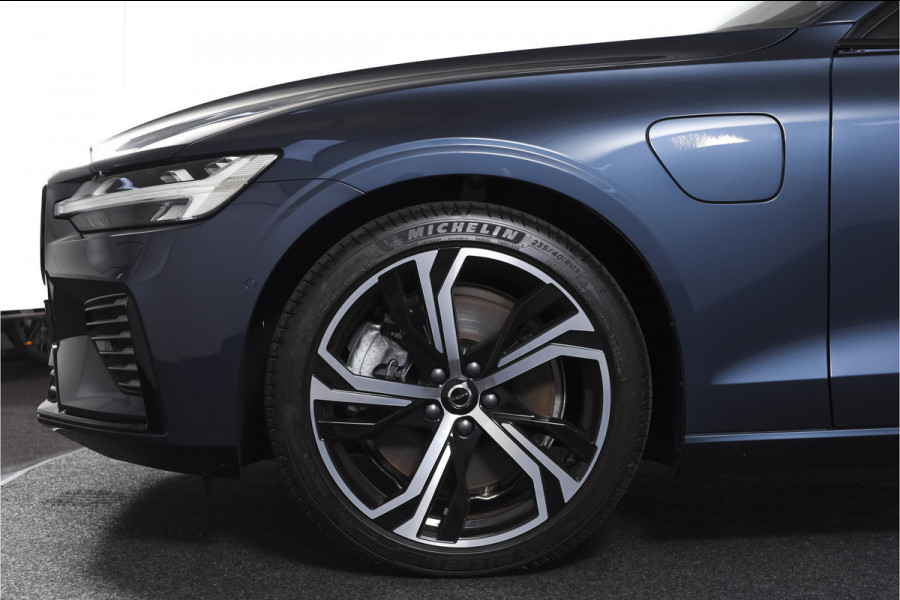 Volvo V60 2.0 T6 Plug-in hybrid AWD Ultra Dark | S/K-Panodak | Dig. Cockpit | Adapt. Cruise | Stoel-+Stuurverw. | PDC | 360 Camera | NAV + App. Connect | ECC | Elek. Klep | LM 19" | 8823