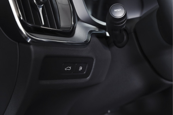 Volvo V60 2.0 T6 Plug-in hybrid AWD Ultra Dark | S/K-Panodak | Dig. Cockpit | Adapt. Cruise | Stoel-+Stuurverw. | PDC | 360 Camera | NAV + App. Connect | ECC | Elek. Klep | LM 19" | 8823