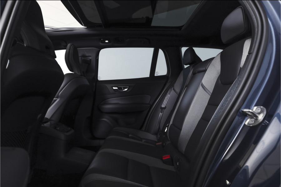 Volvo V60 2.0 T6 Plug-in hybrid AWD Ultra Dark | S/K-Panodak | Dig. Cockpit | Adapt. Cruise | Stoel-+Stuurverw. | PDC | 360 Camera | NAV + App. Connect | ECC | Elek. Klep | LM 19" | 8823