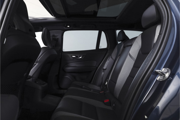 Volvo V60 2.0 T6 Plug-in hybrid AWD Ultra Dark | S/K-Panodak | Dig. Cockpit | Adapt. Cruise | Stoel-+Stuurverw. | PDC | 360 Camera | NAV + App. Connect | ECC | Elek. Klep | LM 19" | 8823
