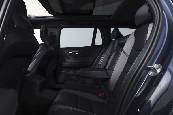 Volvo V60 2.0 T6 Plug-in hybrid AWD Ultra Dark | S/K-Panodak | Dig. Cockpit | Adapt. Cruise | Stoel-+Stuurverw. | PDC | 360 Camera | NAV + App. Connect | ECC | Elek. Klep | LM 19" | 8823