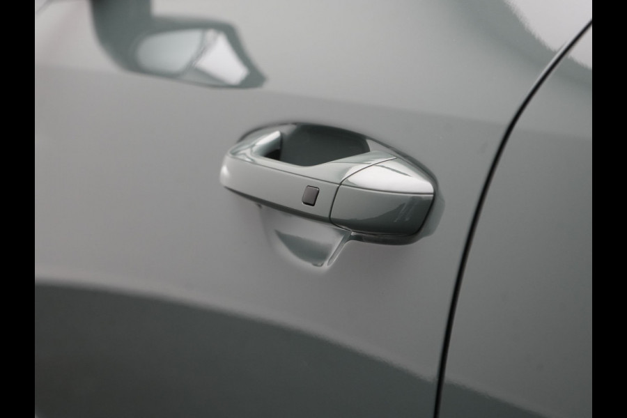 Kia Niro 1.6 GDi ExecutiveLine PHEV 182pk Dealer O.H. | Trekhaak | Adaptive Cruise | Head Up | Camera | Harman / Kardon | Lederen Sporstoelen Memory & Ventilatie | Keyless | Blis | Stoelen & Stuur Verwarmd | Apple Carplay | Navigatie | DAB | Plug In Hybrid |