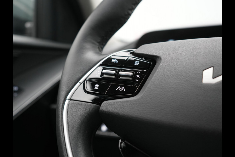 Kia Niro 1.6 GDi ExecutiveLine PHEV 182pk Dealer O.H. | Trekhaak | Adaptive Cruise | Head Up | Camera | Harman / Kardon | Lederen Sporstoelen Memory & Ventilatie | Keyless | Blis | Stoelen & Stuur Verwarmd | Apple Carplay | Navigatie | DAB | Plug In Hybrid |