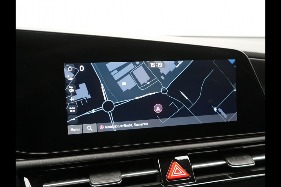 Kia Niro 1.6 GDi ExecutiveLine PHEV 182pk Dealer O.H. | Trekhaak | Adaptive Cruise | Head Up | Camera | Harman / Kardon | Lederen Sporstoelen Memory & Ventilatie | Keyless | Blis | Stoelen & Stuur Verwarmd | Apple Carplay | Navigatie | DAB | Plug In Hybrid |