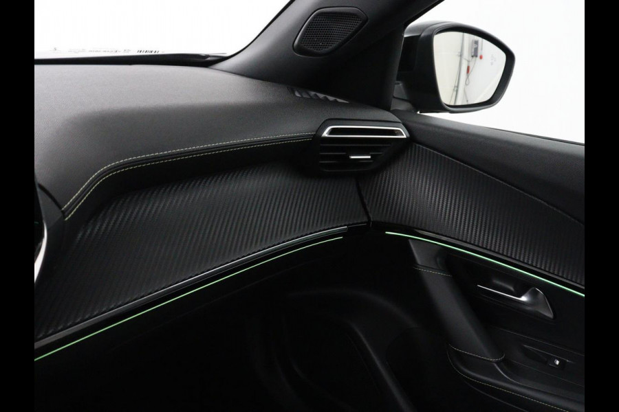 Peugeot e-2008 EV GT Pack 50 kWh | SOH 91,8% | Stoelverwarming | Adaptive cruise | Leder/Alcantara | Carplay | Keyless | Sfeerverlichting | Camera | Navigatie | Parkeerhulp | Full LED | Bluetooth