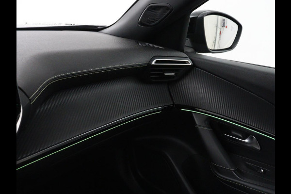 Peugeot e-2008 EV GT Pack 50 kWh | SOH 91,8% | Stoelverwarming | Adaptive cruise | Leder/Alcantara | Carplay | Keyless | Sfeerverlichting | Camera | Navigatie | Parkeerhulp | Full LED | Bluetooth