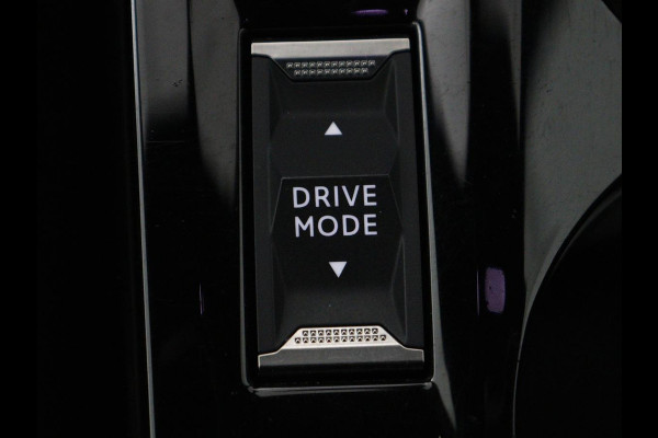 Peugeot e-2008 EV GT Pack 50 kWh | SOH 91,8% | Stoelverwarming | Adaptive cruise | Leder/Alcantara | Carplay | Keyless | Sfeerverlichting | Camera | Navigatie | Parkeerhulp | Full LED | Bluetooth