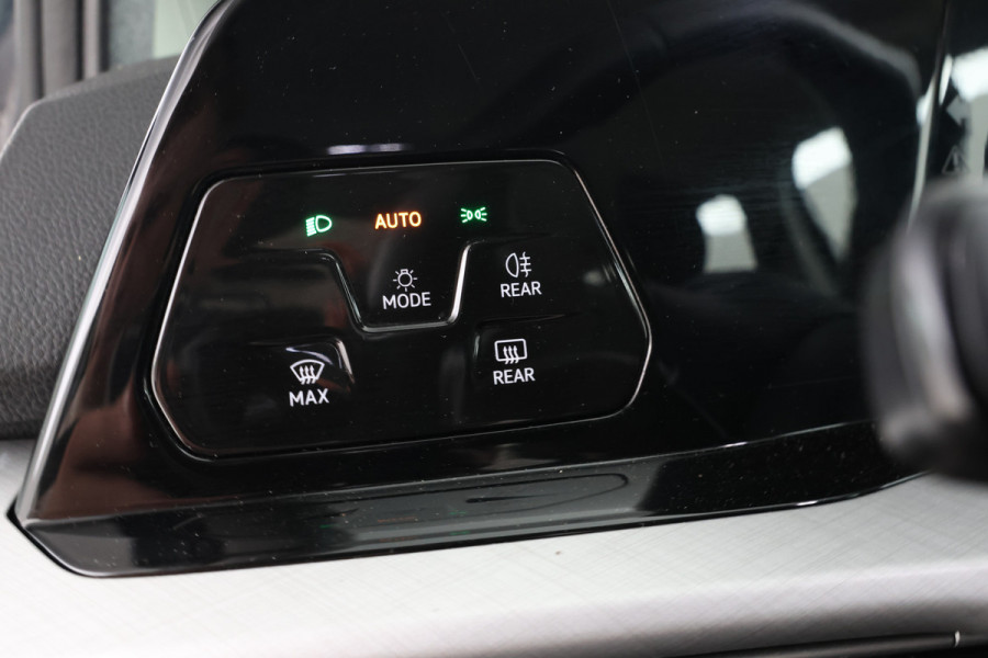 Volkswagen Golf Variant 1.0 TSI Life Adaptive cruise, Apple Carplay, Climate,