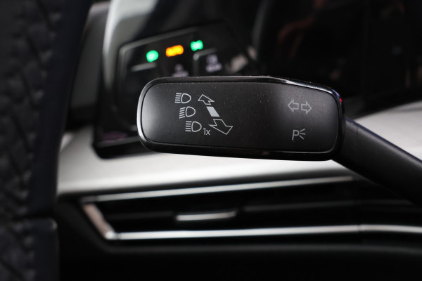Volkswagen Golf Variant 1.0 TSI Life Adaptive cruise, Apple Carplay, Climate,