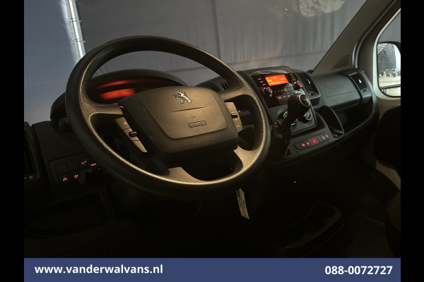 Peugeot Boxer 2.2 BlueHDi 141pk Bakwagen 436cm Lang Laadklep Euro6 Airco | 1055kg laadvermogen | Camera Cruisecontrol, Bijrijdersbank.