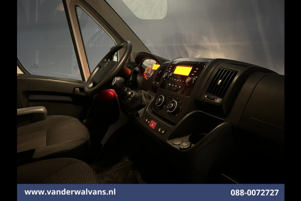 Peugeot Boxer 2.2 BlueHDi 141pk Bakwagen 436cm Lang Laadklep Euro6 Airco | 1055kg laadvermogen | Camera Cruisecontrol, Bijrijdersbank.