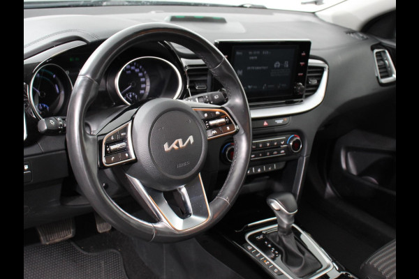 Kia Ceed Sportswagon 1.6 GDI PHEV DynamicLine Automaat Climate control Keyless Cruise control LED Parkeersensoren achter Camera Stuur verwarming Stoel verwarming Apple Carplay/ Andriod Auto