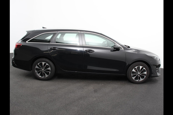 Kia Ceed Sportswagon 1.6 GDI PHEV DynamicLine Automaat Climate control Keyless Cruise control LED Parkeersensoren achter Camera Stuur verwarming Stoel verwarming Apple Carplay/ Andriod Auto