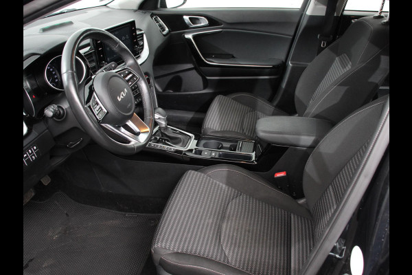 Kia Ceed Sportswagon 1.6 GDI PHEV DynamicLine Automaat Climate control Keyless Cruise control LED Parkeersensoren achter Camera Stuur verwarming Stoel verwarming Apple Carplay/ Andriod Auto