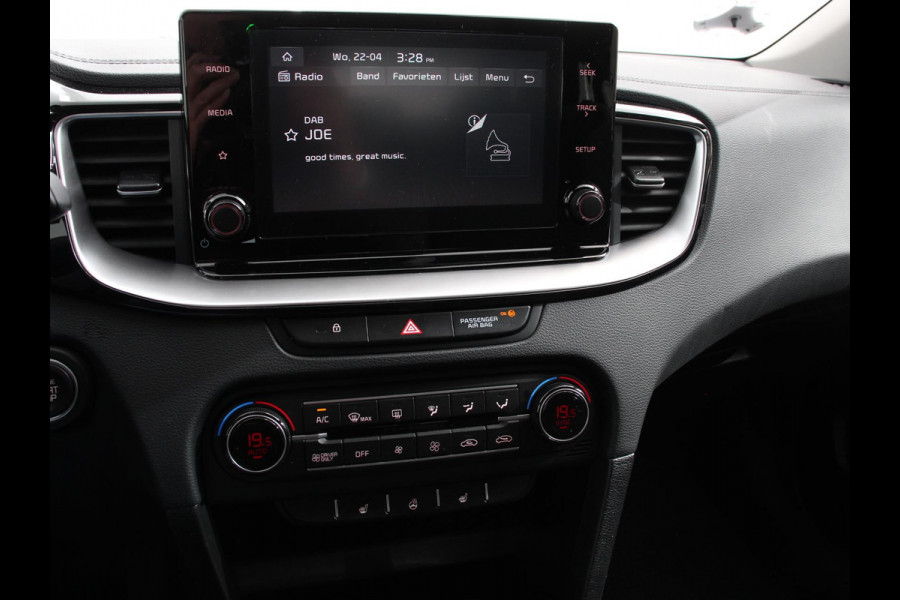 Kia Ceed Sportswagon 1.6 GDI PHEV DynamicLine Automaat Climate control Keyless Cruise control LED Parkeersensoren achter Camera Stuur verwarming Stoel verwarming Apple Carplay/ Andriod Auto