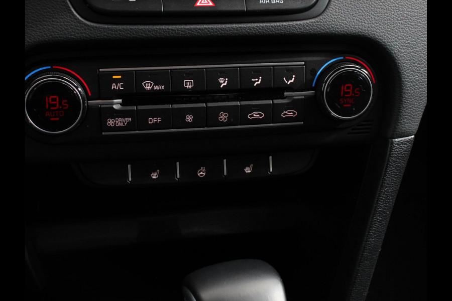 Kia Ceed Sportswagon 1.6 GDI PHEV DynamicLine Automaat Climate control Keyless Cruise control LED Parkeersensoren achter Camera Stuur verwarming Stoel verwarming Apple Carplay/ Andriod Auto
