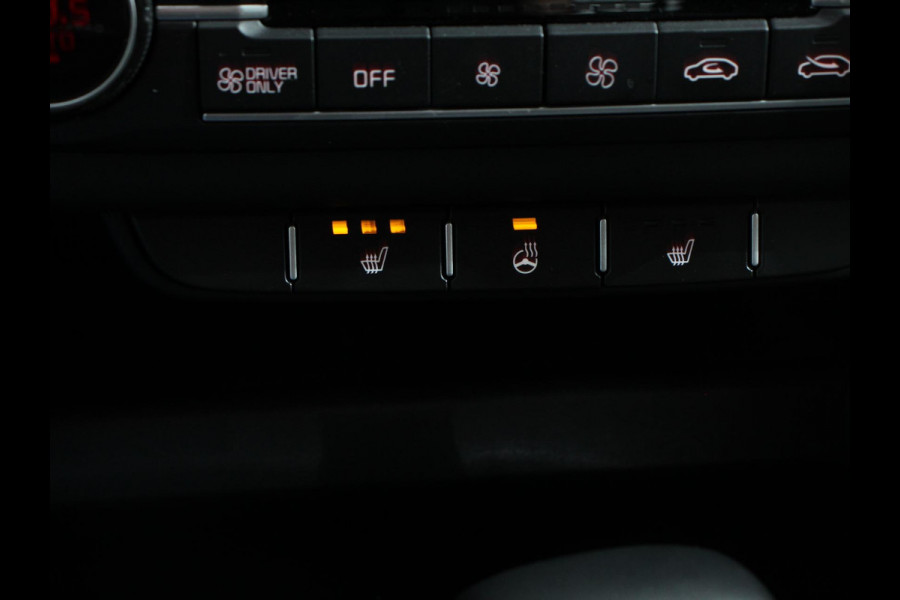 Kia Ceed Sportswagon 1.6 GDI PHEV DynamicLine Automaat Climate control Keyless Cruise control LED Parkeersensoren achter Camera Stuur verwarming Stoel verwarming Apple Carplay/ Andriod Auto