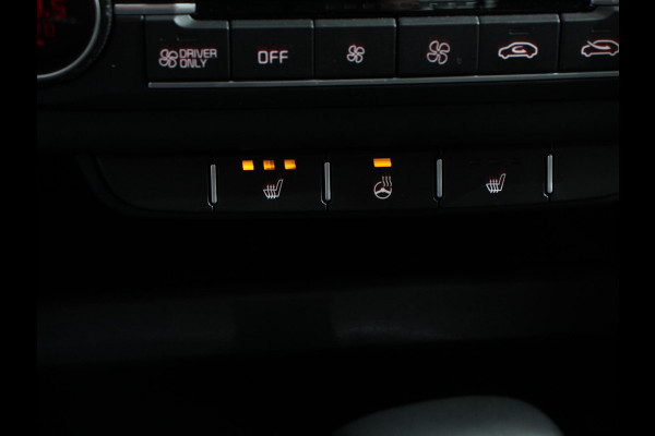 Kia Ceed Sportswagon 1.6 GDI PHEV DynamicLine Automaat Climate control Keyless Cruise control LED Parkeersensoren achter Camera Stuur verwarming Stoel verwarming Apple Carplay/ Andriod Auto